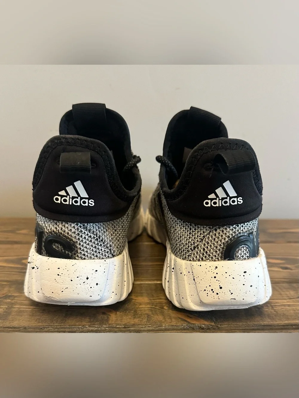 Adidas Kaptir 3.0 Sneakers Black and White Shoes Kids Size 4 or Women’s 5